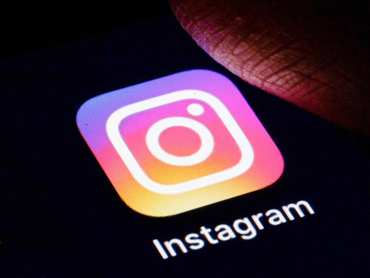 instagram logo