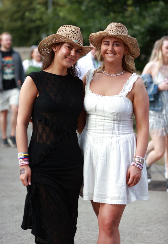 Sarah Walsh (left) with Sorcha McCloskey from Kerry 