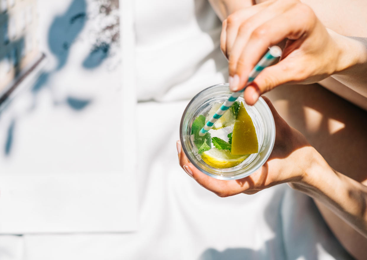 TikTok está obsesionado con estos vasos acanalados asequibles de aires lujosos. (Foto: Getty)