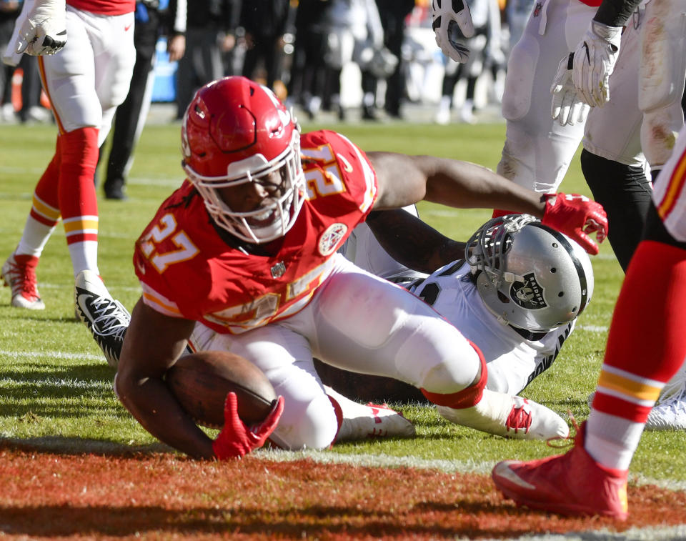 Kareem Hunt, back in the paint (AP Photo/Ed Zurga)