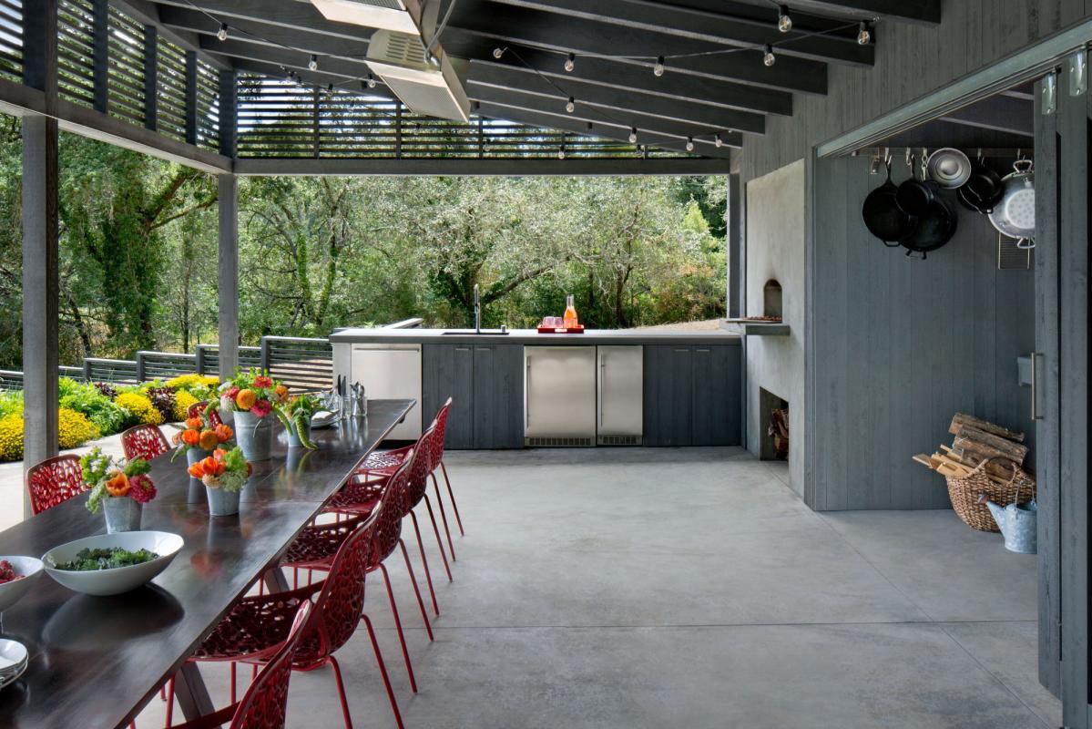10 Incredible Outdoor Kitchens We Love