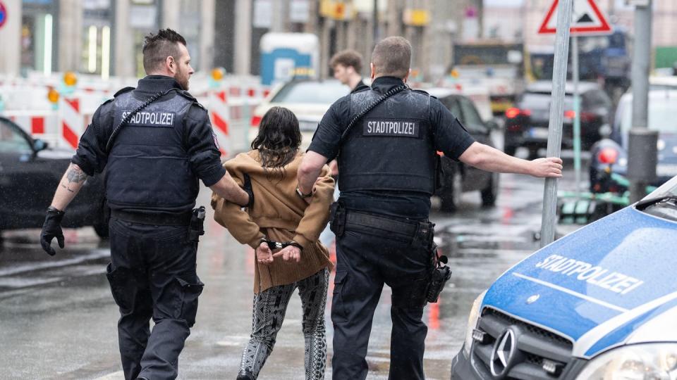 Das Frankfurter Bahnhofsviertel ist berüchtigt (Bild: dpa)