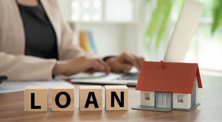 what is a mortgage lender