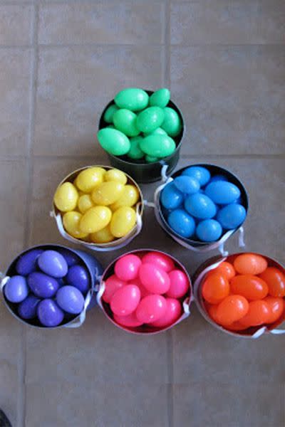 26) Color-Coordinated Easter Egg Hunt