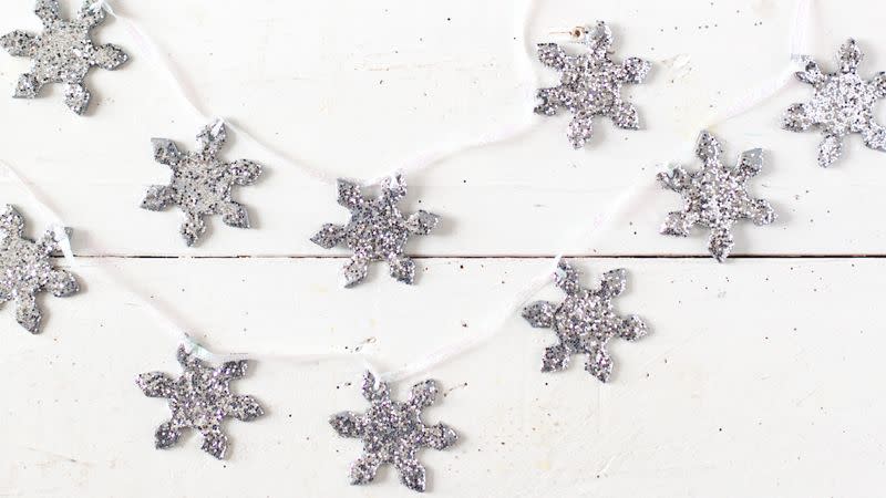 diy glittering winter garland christmas garland ideas