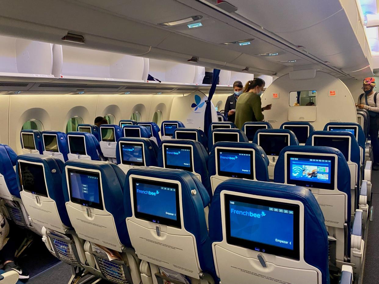 Ten seats abreast on French bee's A350.