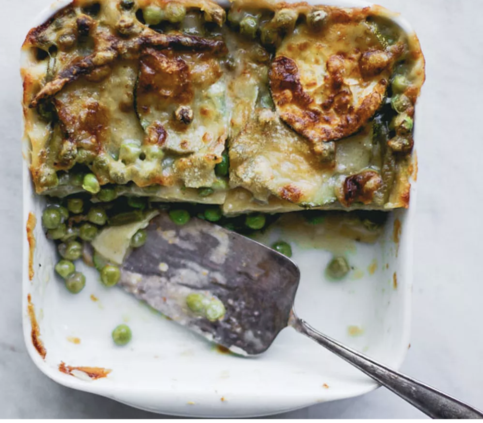 24)  Green Vegetables Lasagna with Zucchini, Peas, and Green Bean