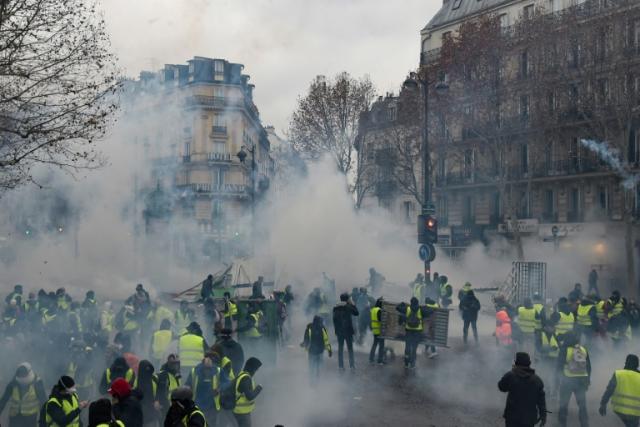 New Round of Gilets Jaune Protests Target Champs-Elysées Stores