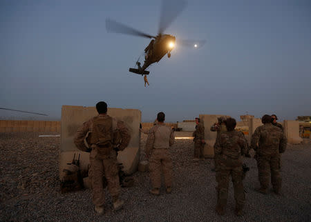 FILE PHOTO: U.S. troops take part in a helicopter Medevac exercise in Helmand province, Afghanistan July 6, 2017. REUTERS/Omar Sobhani/File photo