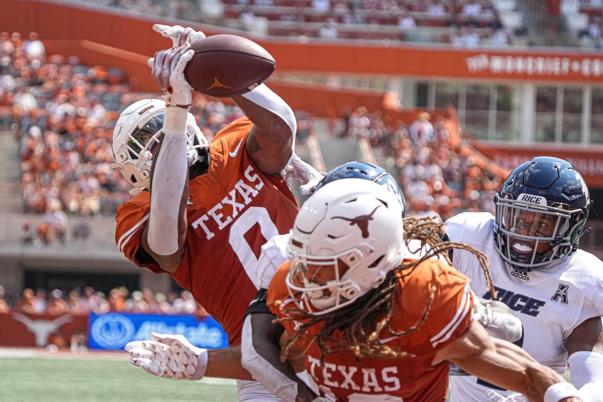 T'Vondre Sweat - Texas Longhorns Defensive Lineman - ESPN