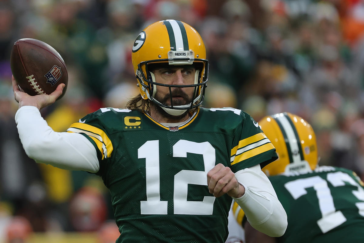 Aaron Rodgers lays into MVP voter who called him a 'jerk', 'bad