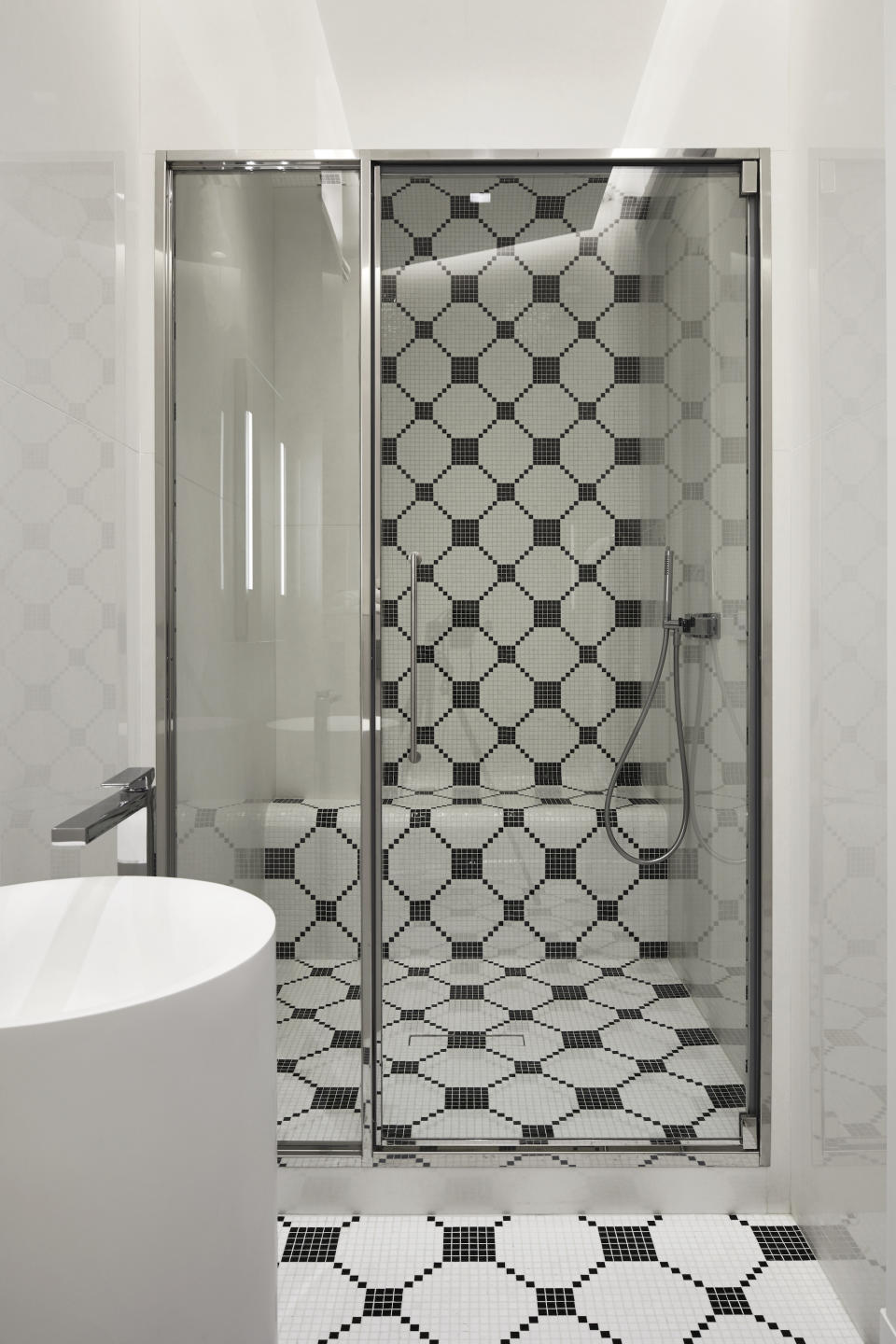 <p> Mosaics allow you to create flexible shower tile ideas, and are especially useful for creating shower bench ideas that are both practical and free of sharp edges.&#xA0; </p> <p> &apos;There is a real trend for installing shower benches in cubicles and wet rooms now,&apos; says <em>H&amp;G</em> Editor in Chief Lucy Searle. &apos;Largely inspired by the need for creating spa bathrooms at home post-pandemic, they can be tiled to create an eye-catching feature.&apos; </p>