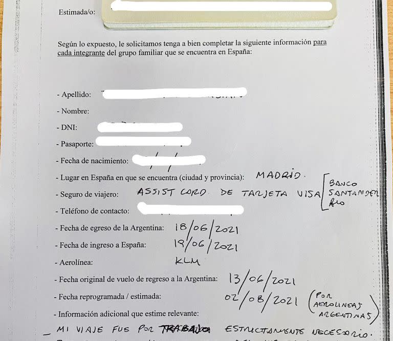 Formulario que entrega el consulado argentino en Madrid a los varados que van a reclamar por la vuelta al país.