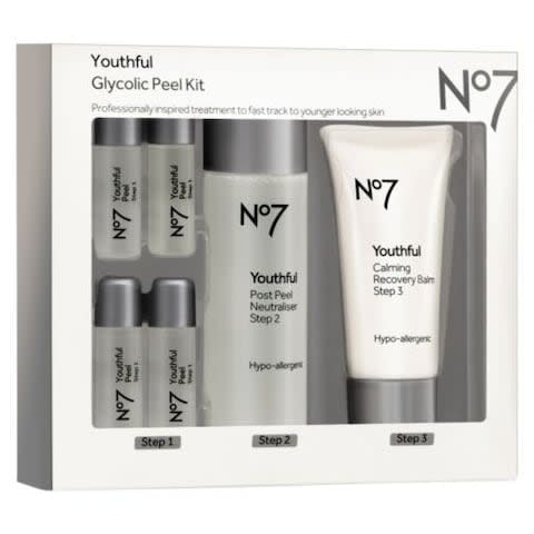 No7 Youthful Glycolic Peel Kit