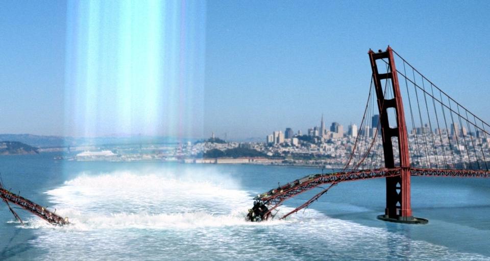 In "The Core - Der innere Kern" zerstört sich die Erde von innen - der Erdkern dreht sich nicht mehr. Das hat dramatische Folgen - zunächst natürlich standesgemäß und effektvoll inszeniert auf Wahrzeichen wie die Golden Gate Bridge. Der Desasterfilm von 2003 basiert auf einem Romanklassiker von Jules Verne - an die Emmerich-Kracher kam er aber nicht im Ansatz heran. (Bild: Paramount Pictures)