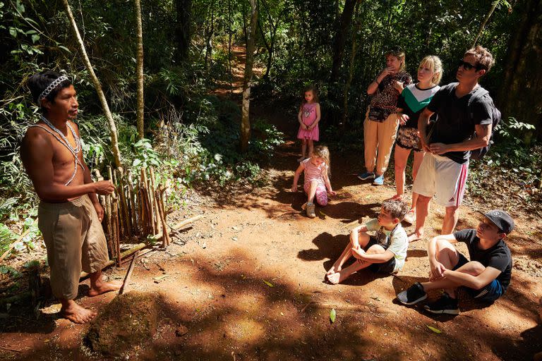 La comunidad guaraní Fortín Mbororé es una de las 15 abiertas al turismo comunitario
