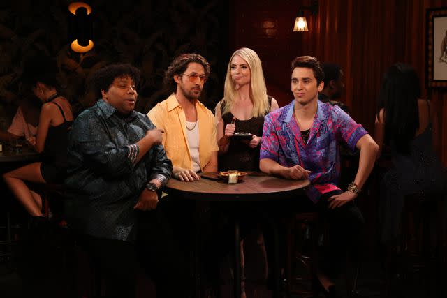 <p>Will Heath/NBC via Getty Images</p> Episodio 1861 -- En la foto: (de izquierda a derecha) Kenan Thompson, el presentador Ryan Gosling, Sarah Sherman y Marcello HernÃ¡ndez durante el sketch 