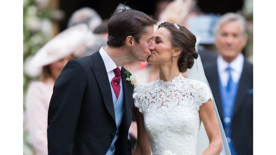 Pippa Middleton and James Matthews kissing