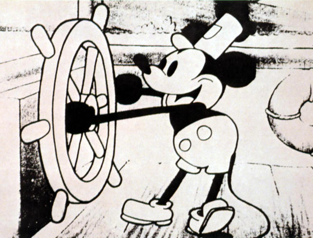 Learn How Not To Draw Mickey Mouse in This All-New Short - D23