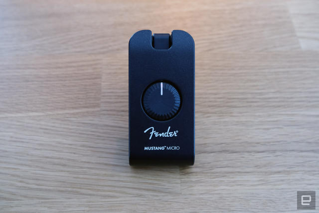 Fender Mustang Micro headphone amplifier offers 12 different effects  combinations » Gadget Flow