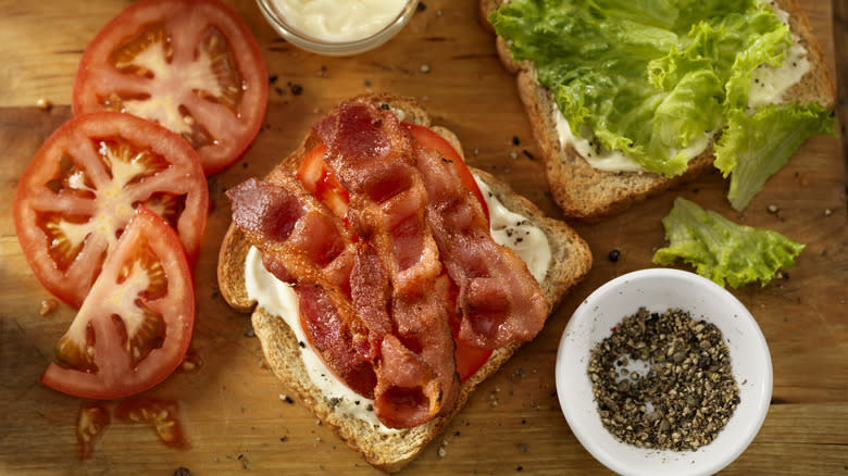 BLT sandwich ingredients 