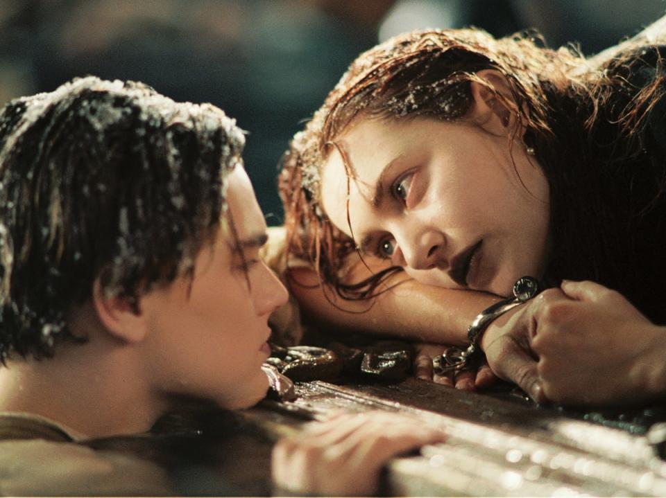 Leonardo DiCaprio y Kate Winslet en Titanic (Paramount)