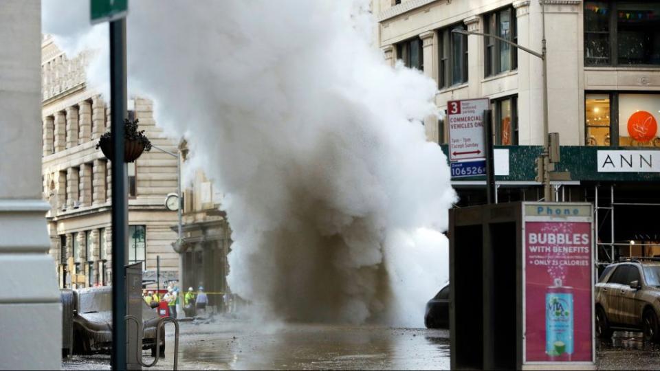 A steam explosion in Manhattan's Flatiron District is a reminder of the steam system that still heats and cools the city.