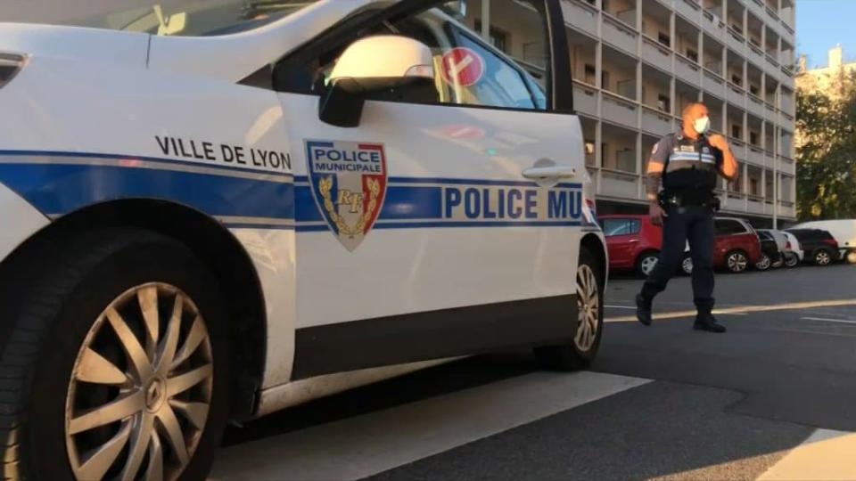 Une brigade de la police municipale à Lyon après l'attaque de l'église orthodoxe grecque. - BFMTV