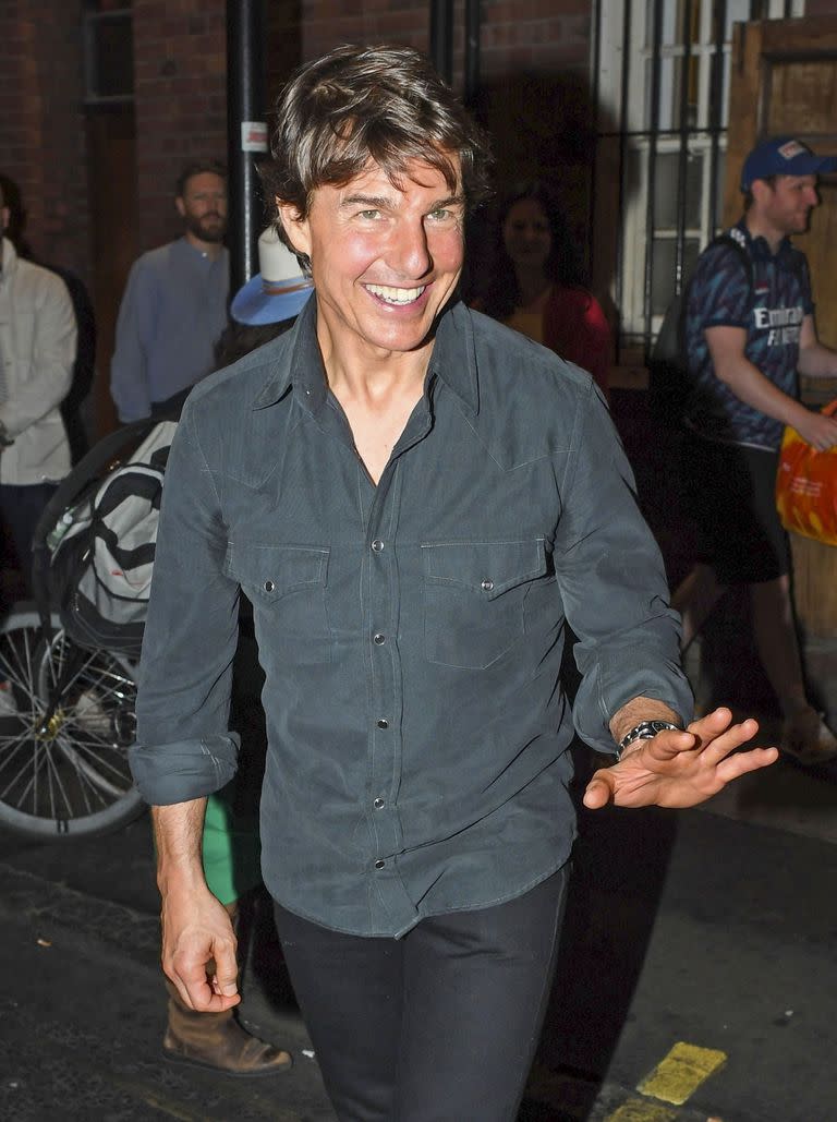 Tom Cruise viajó a Londres para apoyar a su amigo Mark Rylance en el estreno de la obra Jerusalén