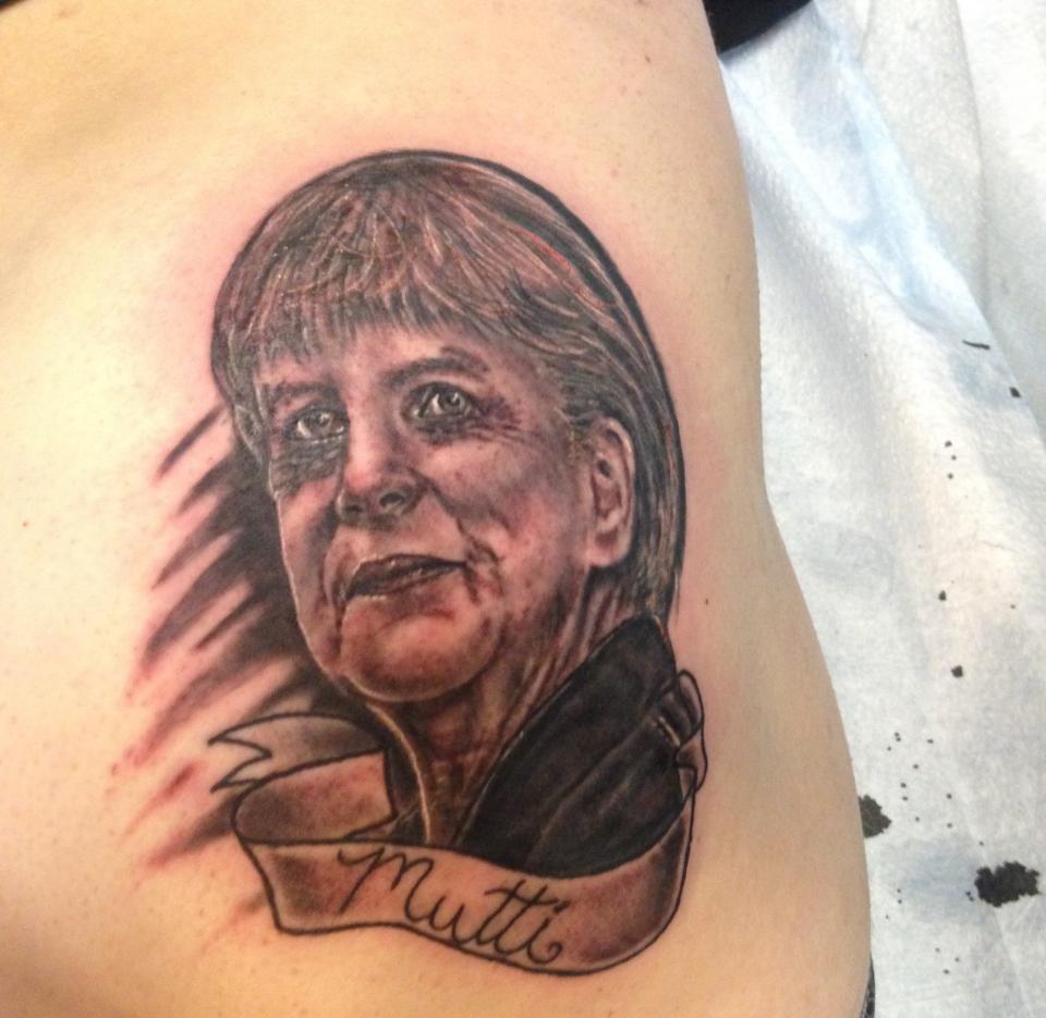 AMI LÄSST SICH „MUTTI“-MERKEL AUF DEN PO STECHEN