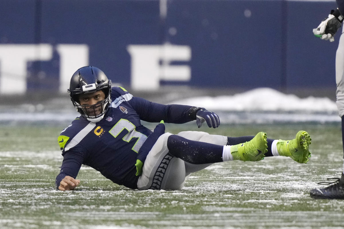 What Nick Foles' megadeal means for Seahawks QB Russell Wilson