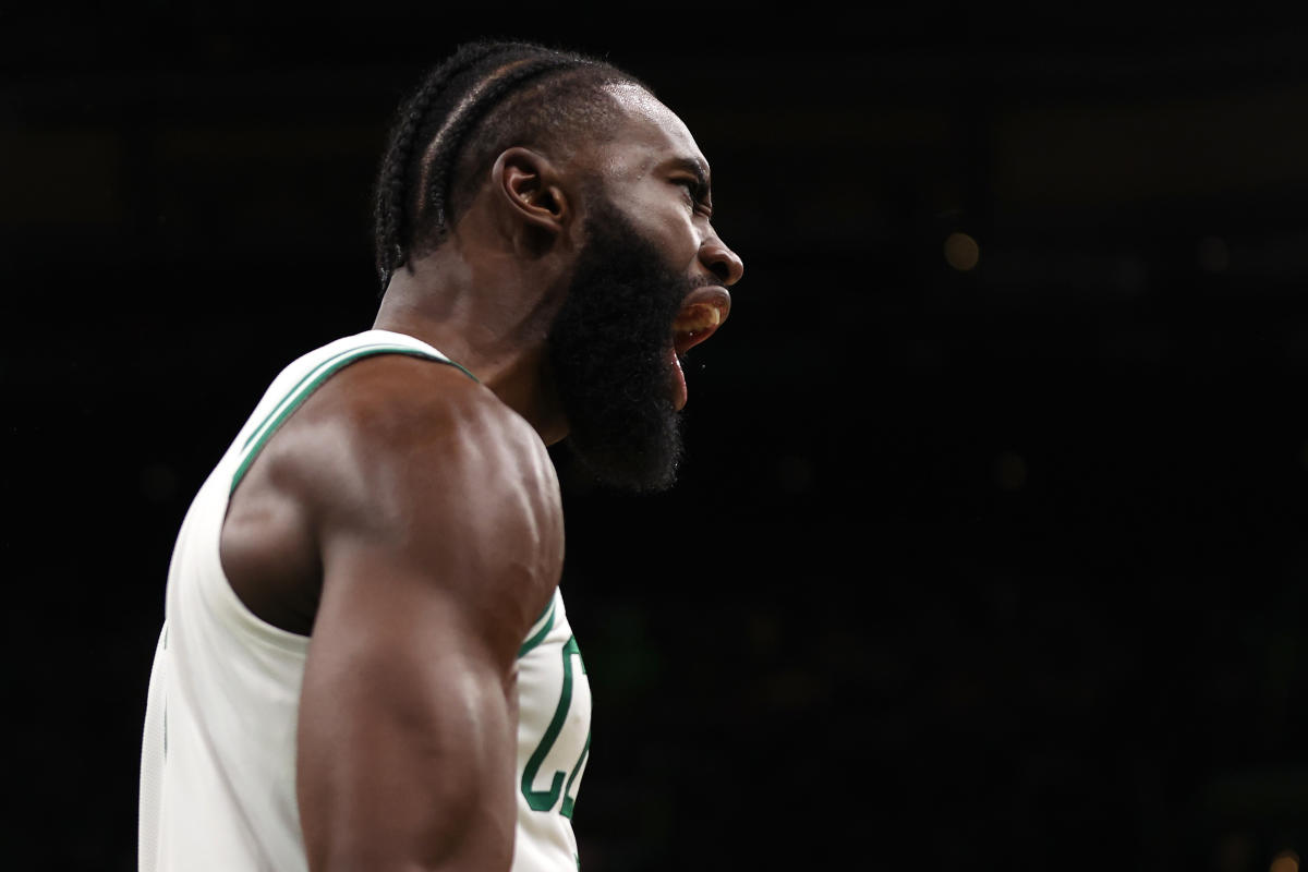 Jaylen Brown en Celtics slaan terug in Game Three