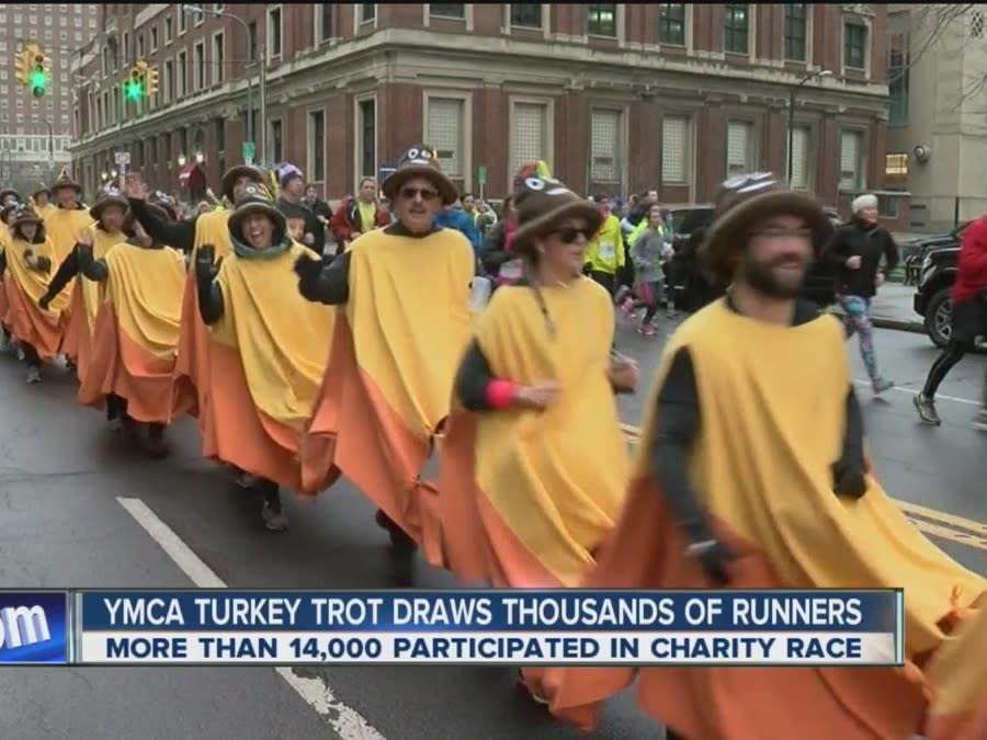 Turkey Trot draws thousands in Buffalo