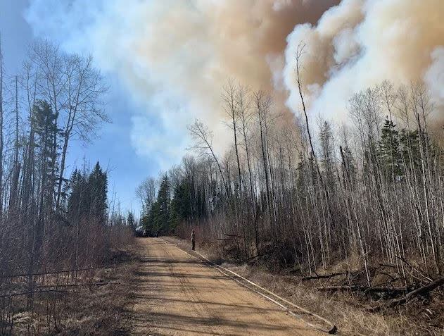 A wildfire near the community of Saprae Creek Estates has put residents of the hamlet under an evacuation alert.