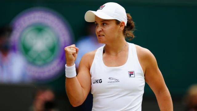 Ash wins Wimbledon, Australian women's champ in 41