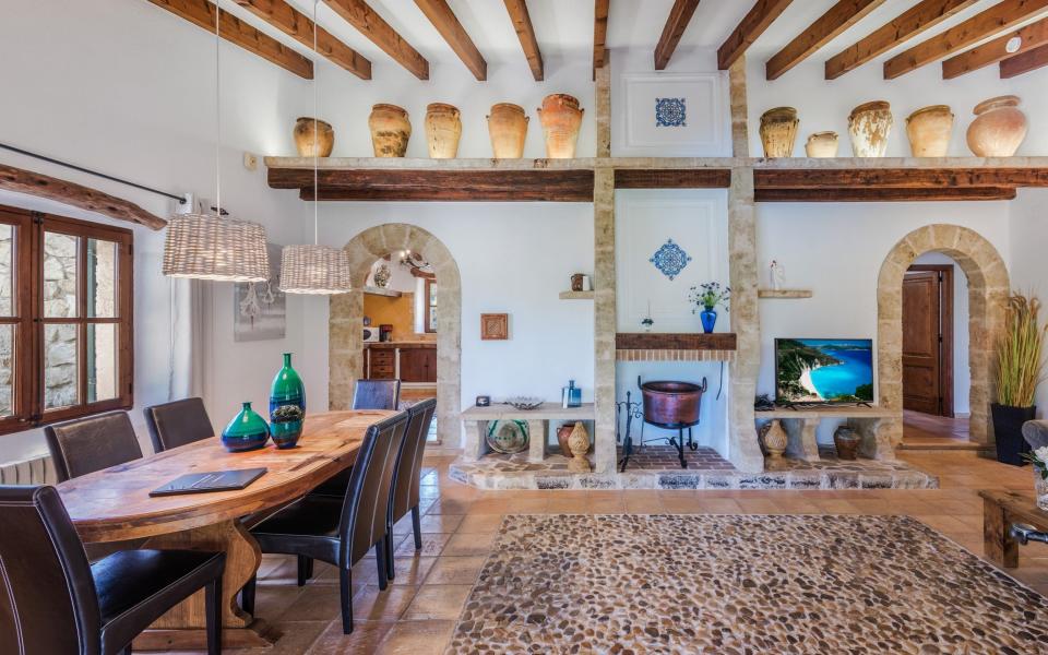 The living/dining room of Villa Gallardo, Mallorca - Leonardo D'Angelo Fernandez