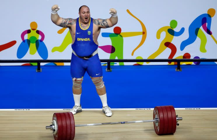 Brazilian weightlifter Fernando Saraiva Reis eats seven meals per day, beginning with eight to 10 eggs. (Getty)