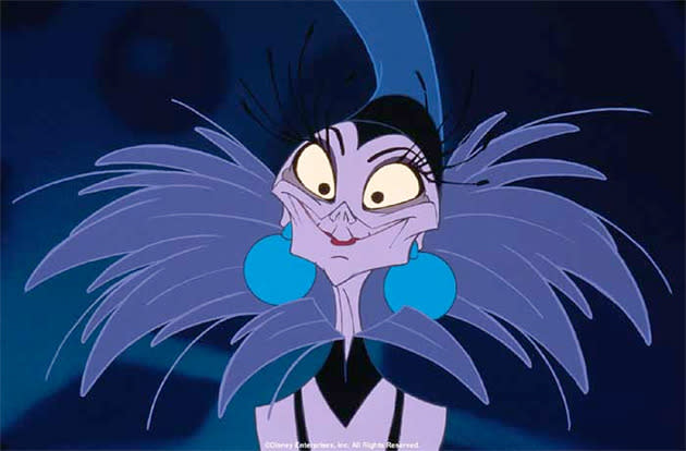 Yzma (”Las locuras del Emperador”, 2000): A pesar de que comienza siendo la asesora del Emperador Kuzco, también sabemos que ella se desvive por sentarse en el trono, algo que va a intentar conseguir por todos los medios, una vez que Kuzco la despida. 