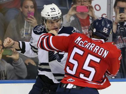 Rimouski Oceanic&#39;s Samuel Morin (55) and Oshawa Generals&#39; Michael McCarron (55) fight in the second period of their Memorial Cup hockey game in Quebec City, May 23, 2015 REUTERS/Christinne Muschi