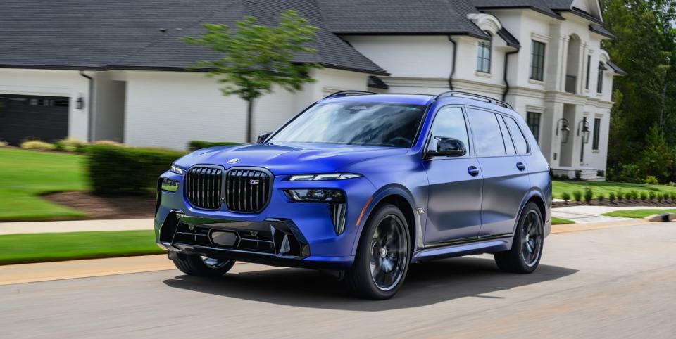 2023 bmw x7 m60i