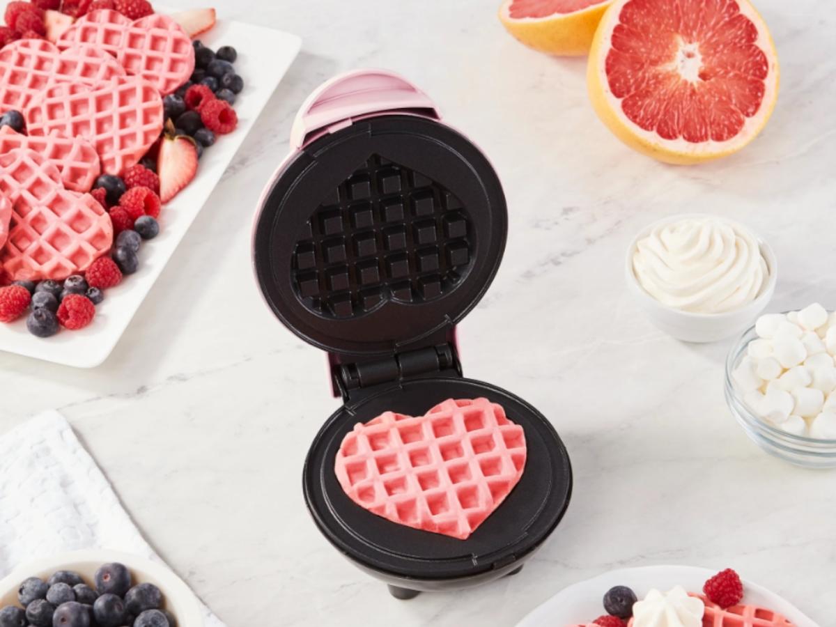 Dash Heart Mini Waffle Maker + Reviews