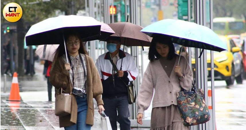 清明連假將會雨紛紛。（示意圖／黃鵬杰攝）