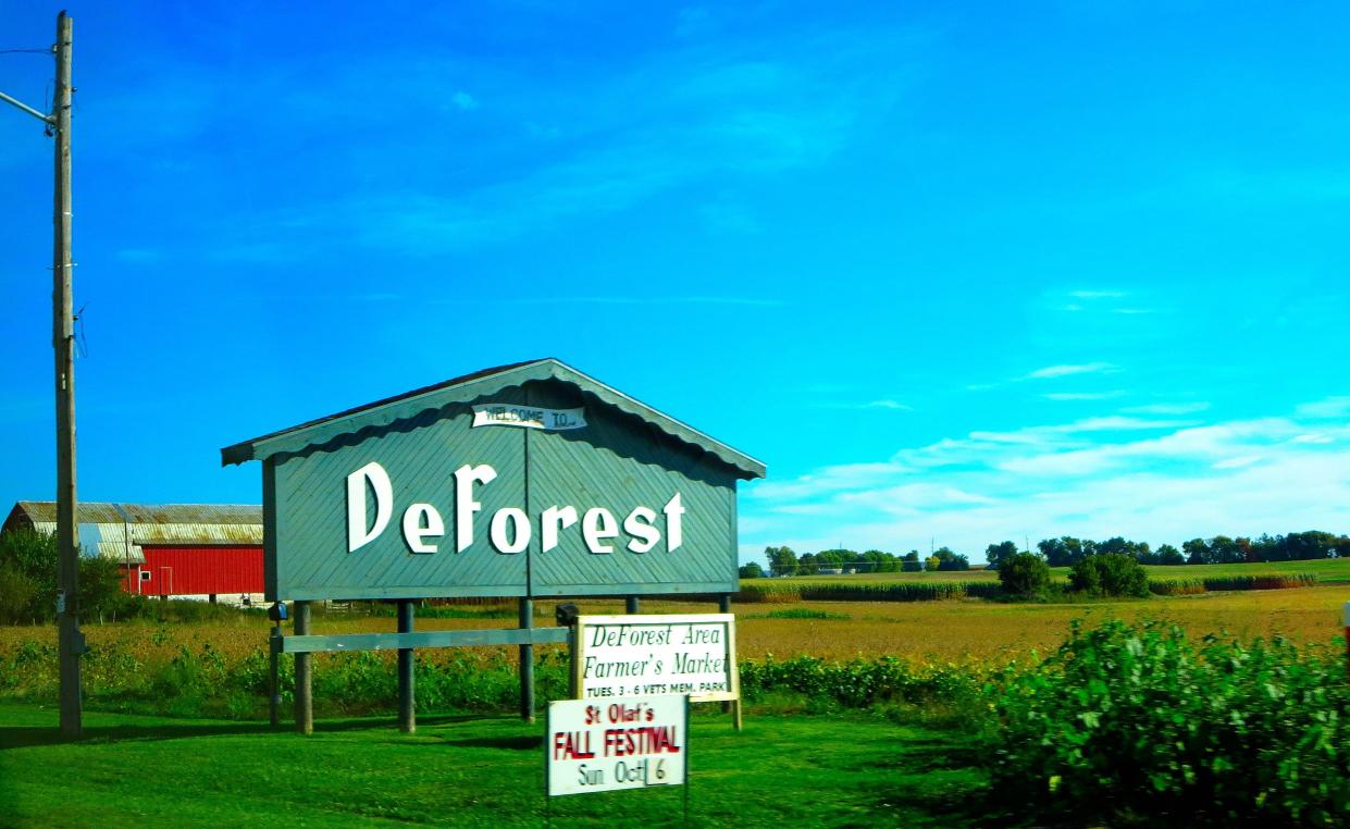 Deforest Welcome Sign