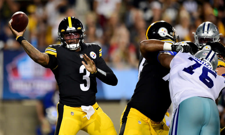 Dwayne Haskins throws a pass against the Dallas Cowboys.