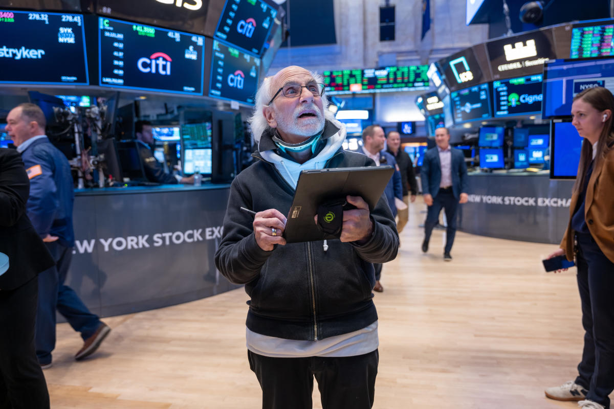 U.S. Stock Market Surges as Interest Rate Hike Speculation Ends