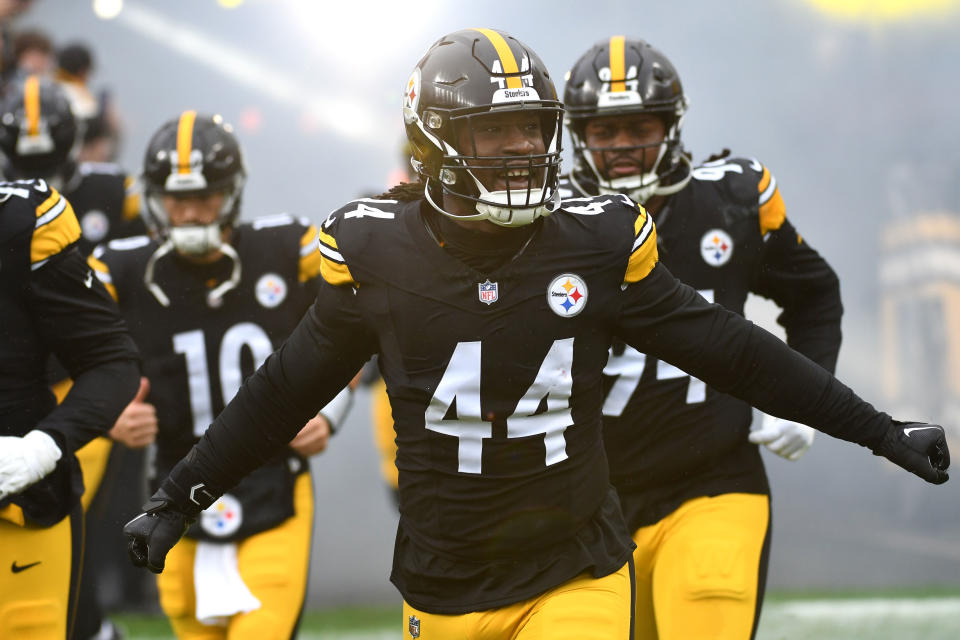 Oct 29, 2023; Pittsburgh, Pennsylvania, USA; Pittsburgh Steelers linebacker Markus Golden (44) takes the field before playing the <a class="link " href="https://sports.yahoo.com/nfl/teams/jacksonville/" data-i13n="sec:content-canvas;subsec:anchor_text;elm:context_link" data-ylk="slk:Jacksonville Jaguars;sec:content-canvas;subsec:anchor_text;elm:context_link;itc:0">Jacksonville Jaguars</a> at Acrisure Stadium. Mandatory Credit: Philip G. Pavely-USA TODAY Sports