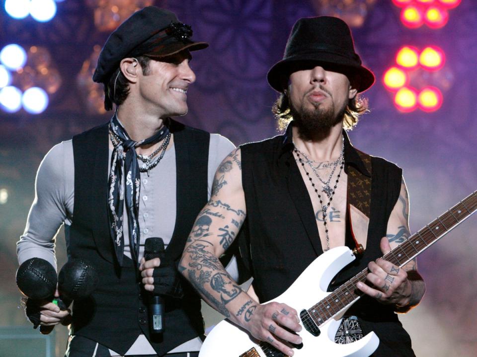 Perry Farrell and Dave Navarro of Jane’s Addiction performing in 2009 (Getty Images)