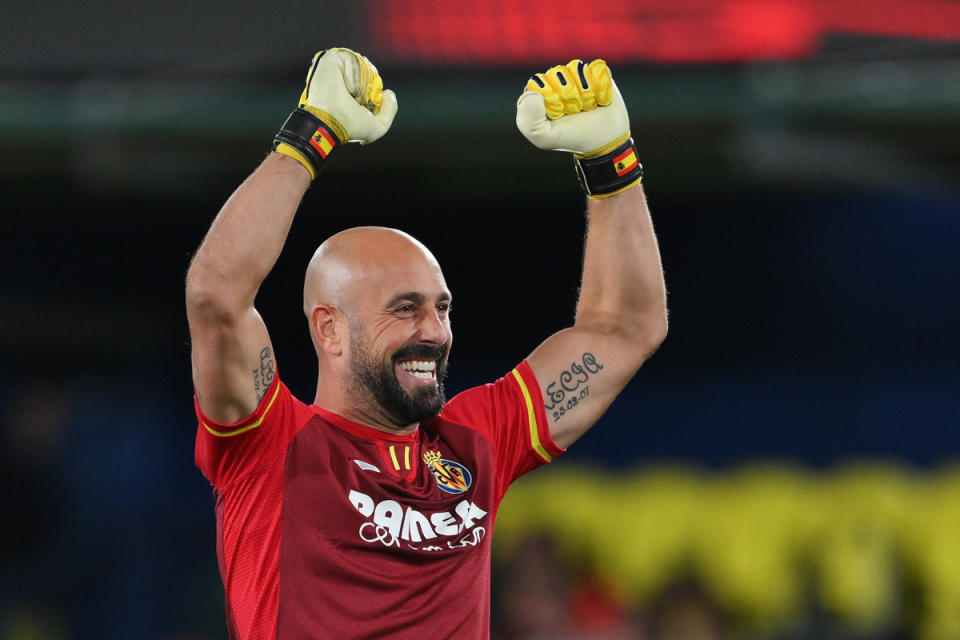 Reina and Moreno all set for Como free transfers