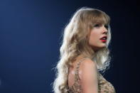 No: 10   Taylor Swift