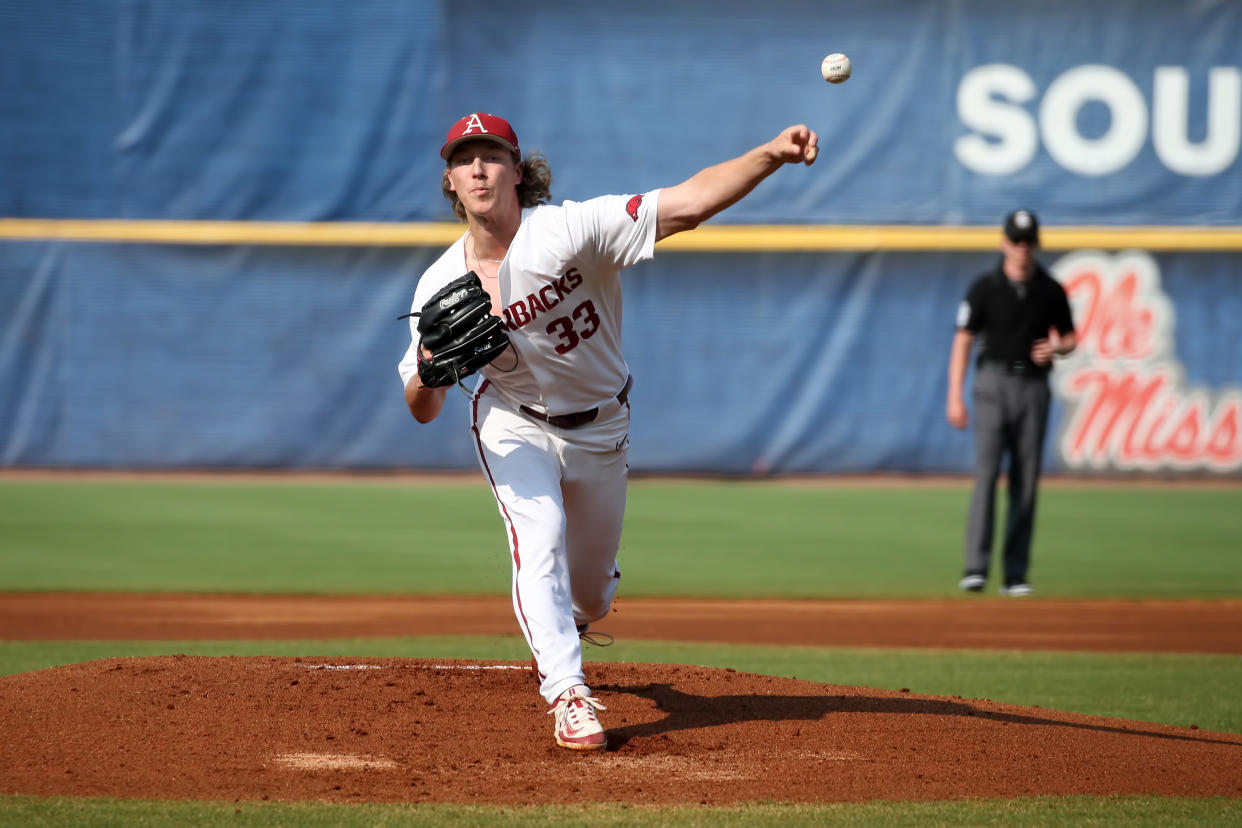 HOOVER, AL - MAY 25: Arkansas Razorbacks pitcher Hagen Smith (33) during the 2023 SEC Baseball Tournament game between the Arkansas Razorbacks and the LSU Tigers on May 25, 2023 at Hoover Metropolitan Stadium in Hoover, Alabama.  (Photo by Michael Wade/Icon Sportswire via Getty Images)